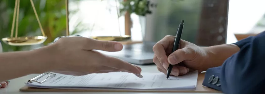 Qué es un poder notarial, para qué sirve y cómo se hace